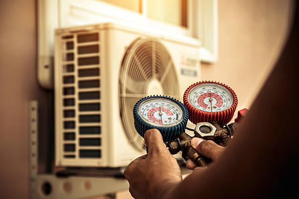 Professional Hvac Installation technician working in Bagdad, AZ